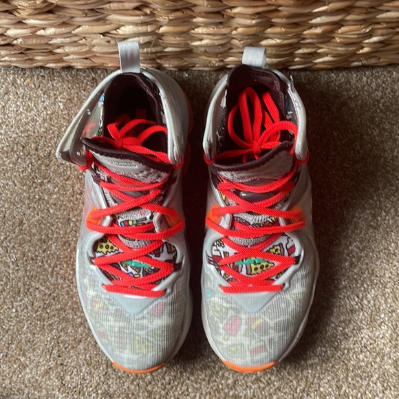 Orange and white size 5.5 LeBron 19 - Picture 2 of 4